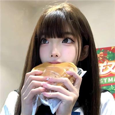 他很怪，他是我爸爸